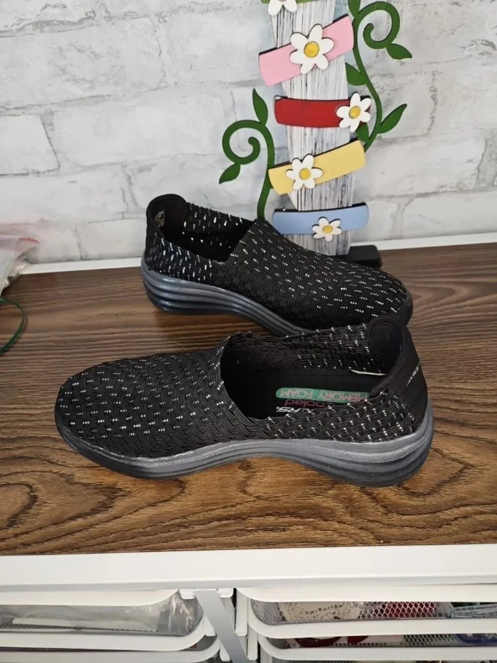 Skechers women's Canvas slip on sneakers air cooled memory foam black size 9